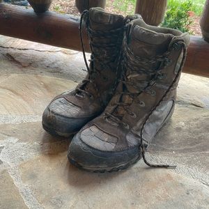 Climate hiking boots